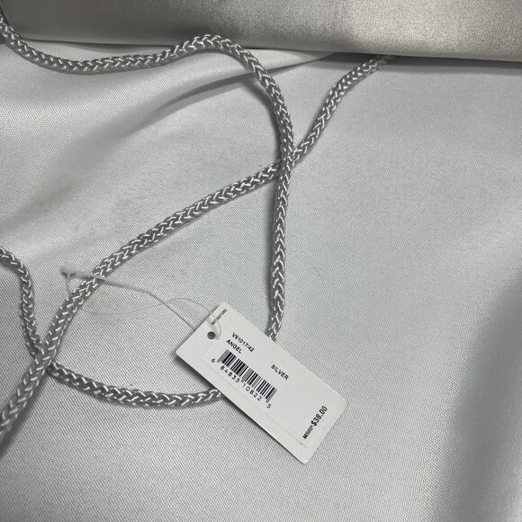 Jessica McClintock formal bag-Silver Small clutch -NWT  **FLAW*** - Picture 5 of 6